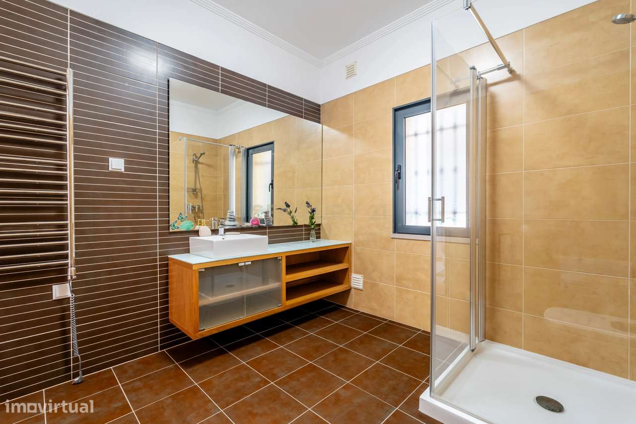 Moradia Unifamiliar de Prestígio | Guia – Albufeira | T4 | Piscina | J-14