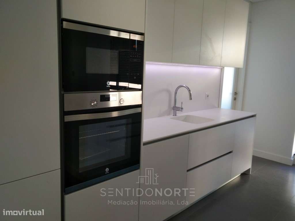 Apartamento T4 junto à Rotunda da Boavista-6