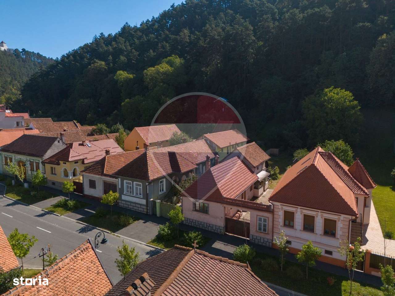 Casă cu două corpuri, teren 835 mp, str. I.L. Caragiale, Râșnov-0