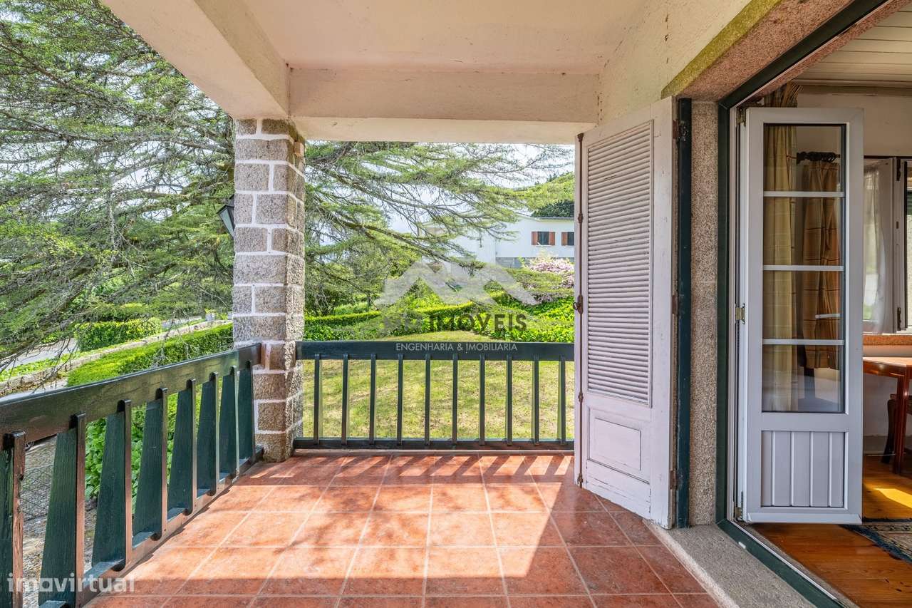 Moradia T6 | Quatro frentes | Jardim | Garagem | Lago | Serra do Caram - Grande imagem: 4/60