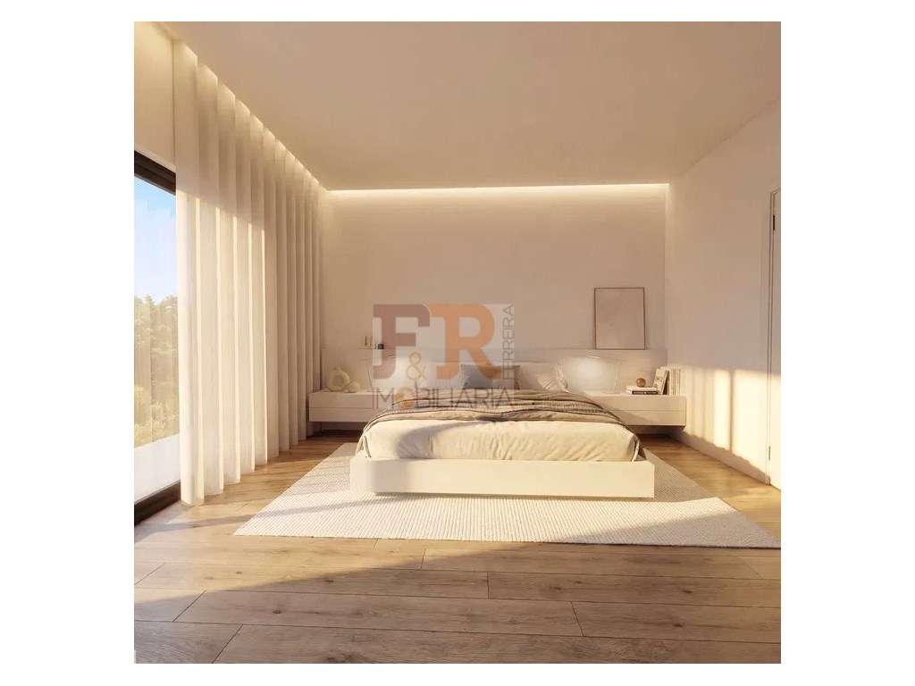 FANTASTICA!!Geminada com Piscina T4 com Cave em Pinhal General, Fer...-11