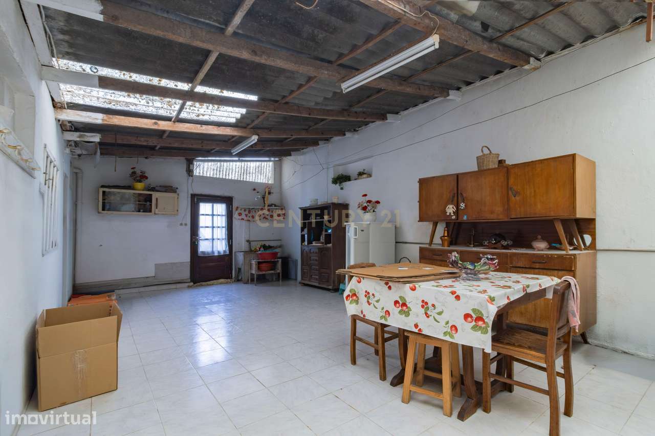 Moradia T3 Térrea Marinha Grande-15