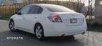 Nissan Altima - 5