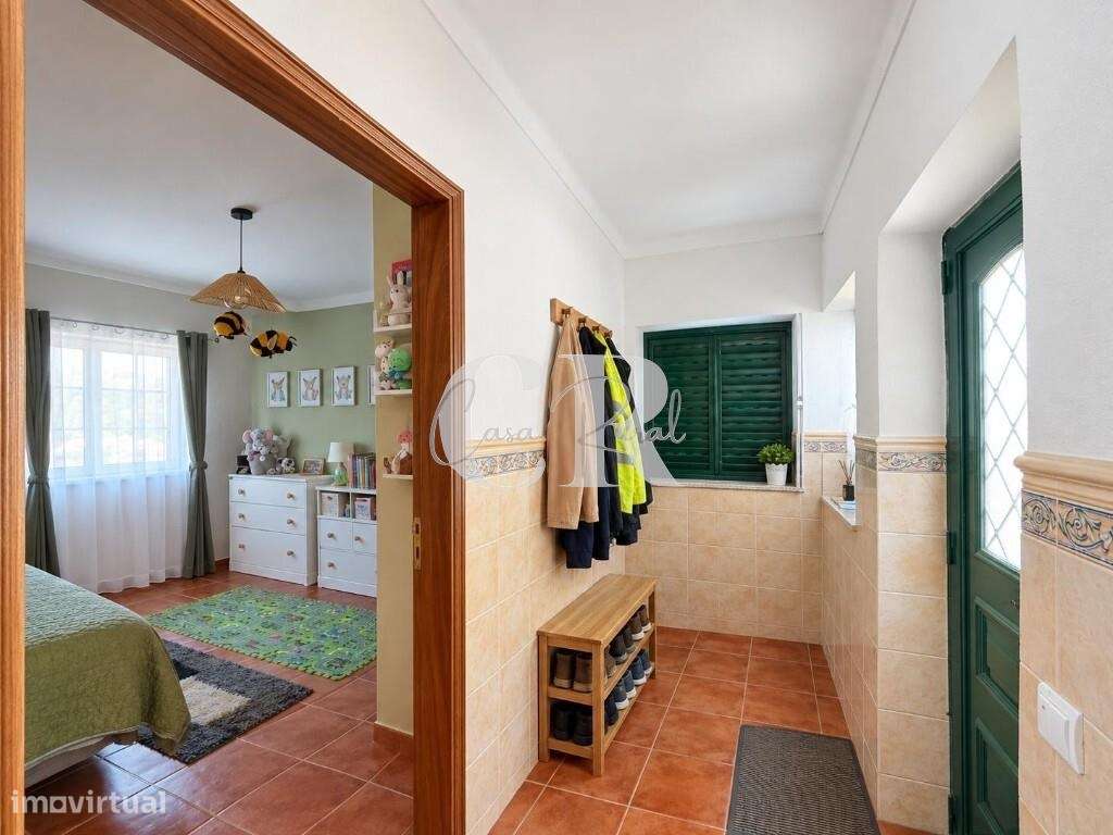 Moradia em pedra com 4 quartos, logradouro e terreno agrícola-7