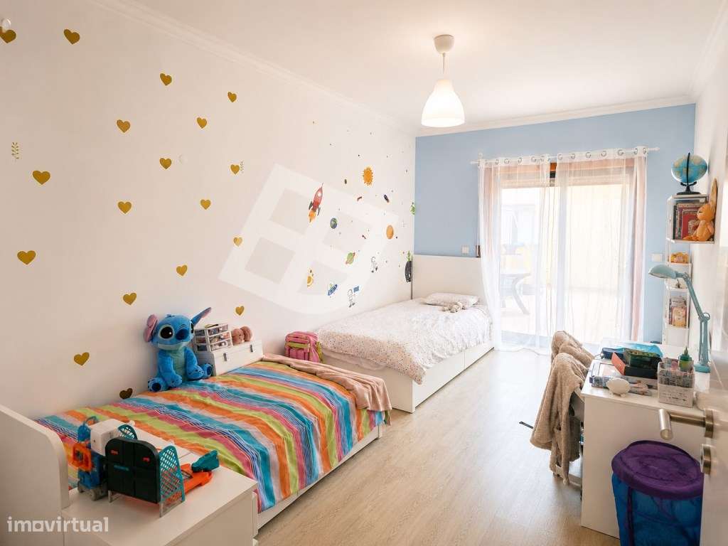 Apartamento T2 com espaços exteriores e garagem a poucos minutos da...-3