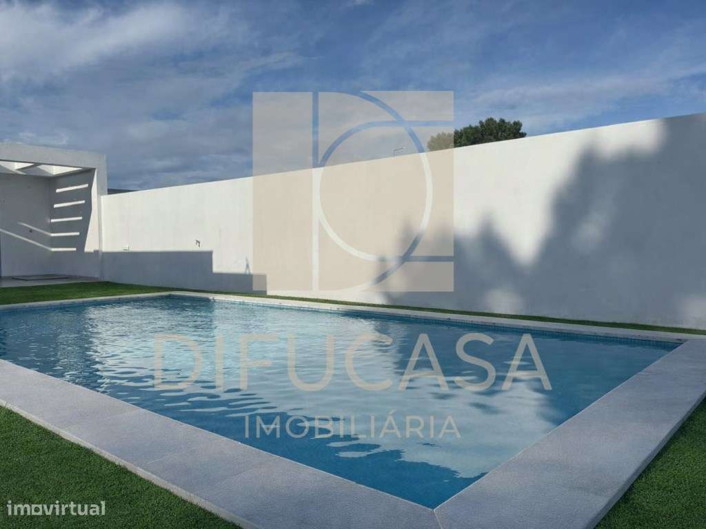 Moradia Isolada Térrea T4 finalizada - Grande imagem: 3/22