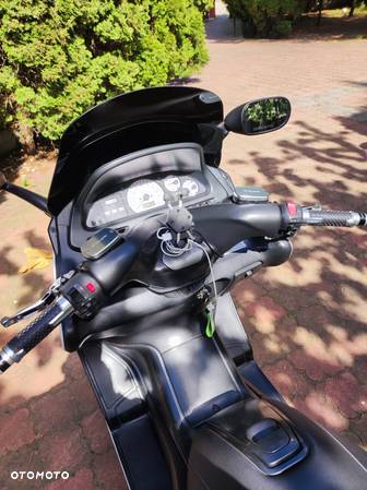 Yamaha Tmax - 19