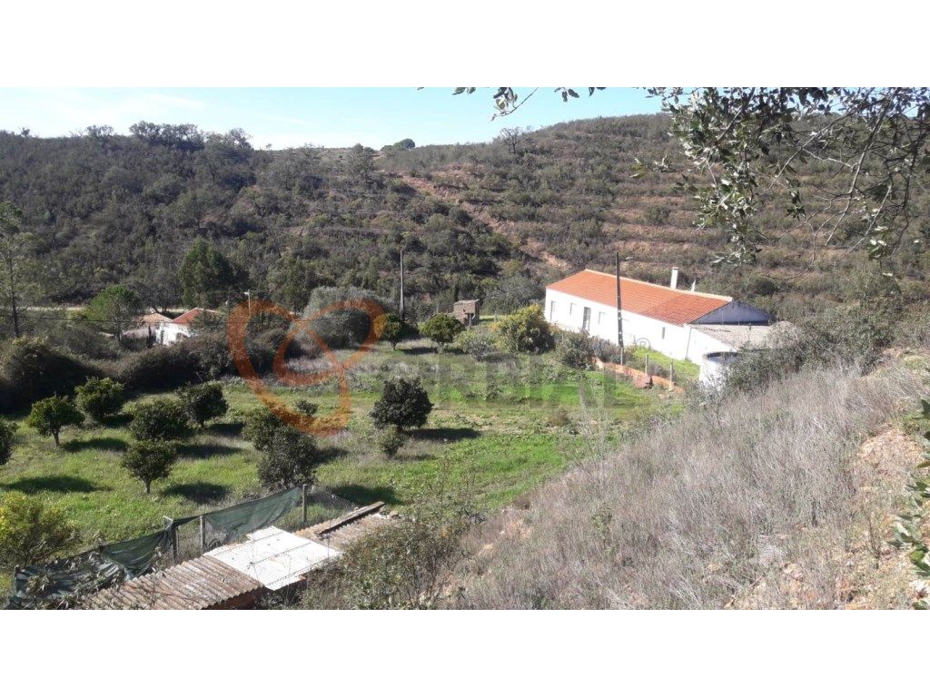 Fantástica Quinta situada no Barrocal Algarvio