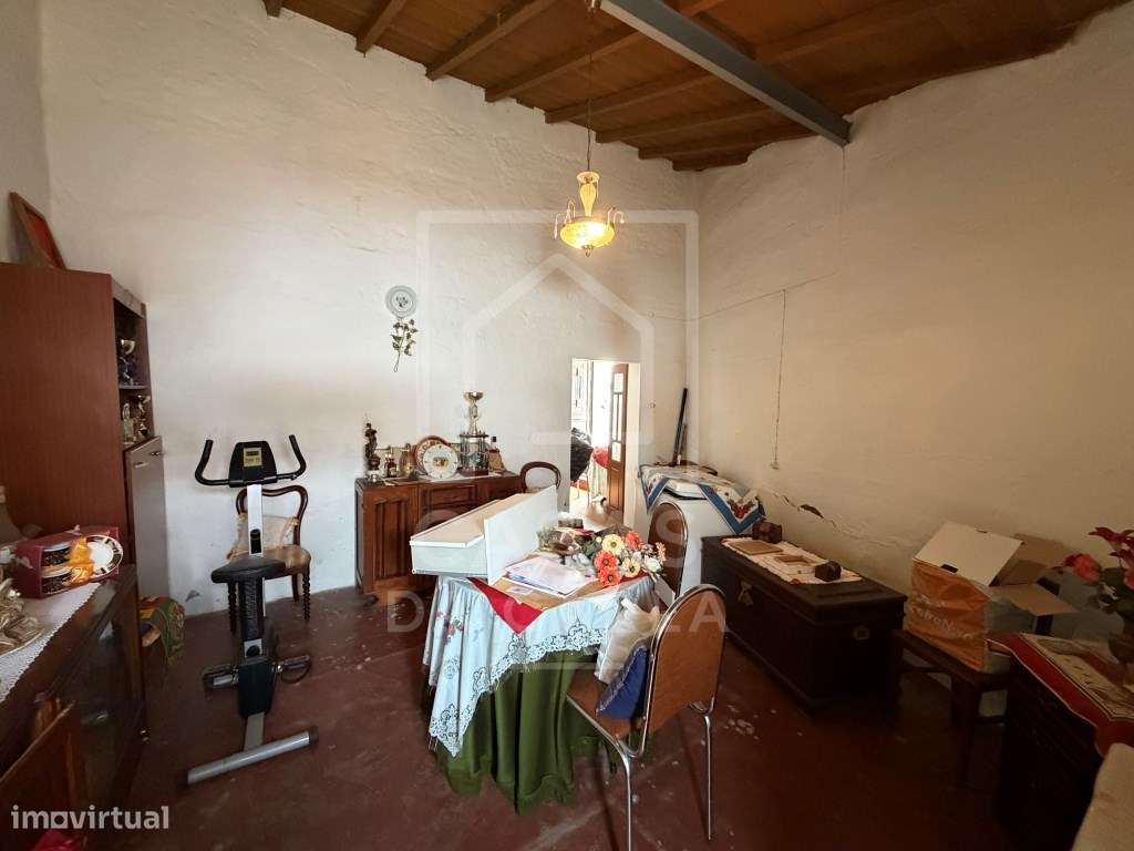 Moradia T2 com quintal e garagem em Selmes-15