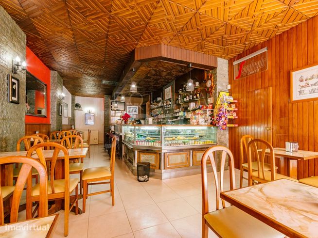 Café Totalmente Equipado em Zona Residencial Próxima à Praia em Paç...-5