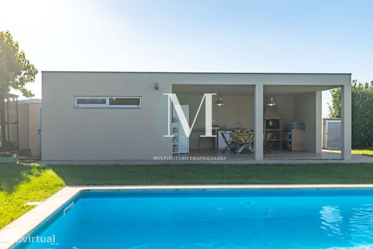 Famalicão | Propriedade T3+1 Térrea | 1.500 m² | Piscina | Jardim | LU-46