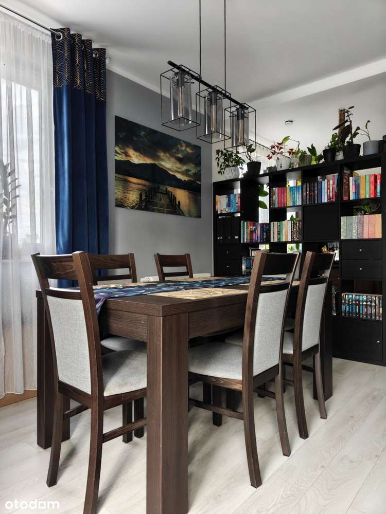 Miejsce Postojowe Gratis! 3 pokoje, balkon-1