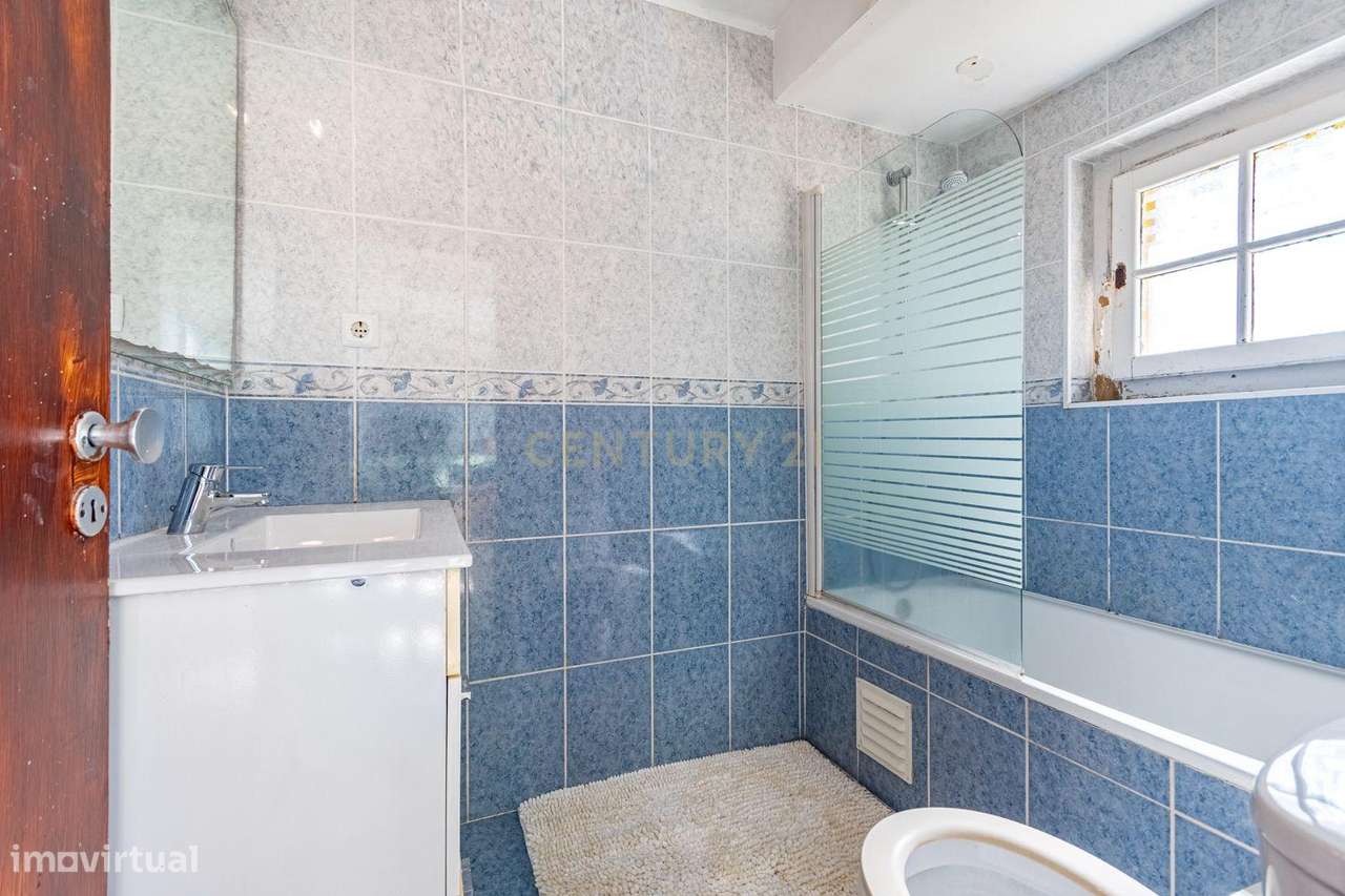 Apartamento com enorme potencial na prestigiada zona da Lapa / Estrela-17