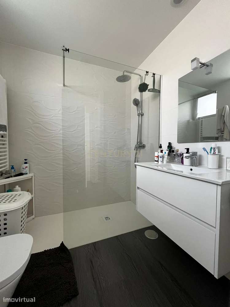 Luxuosa Moradia com Piscina em Vila Franca - Oportunidade Única-10