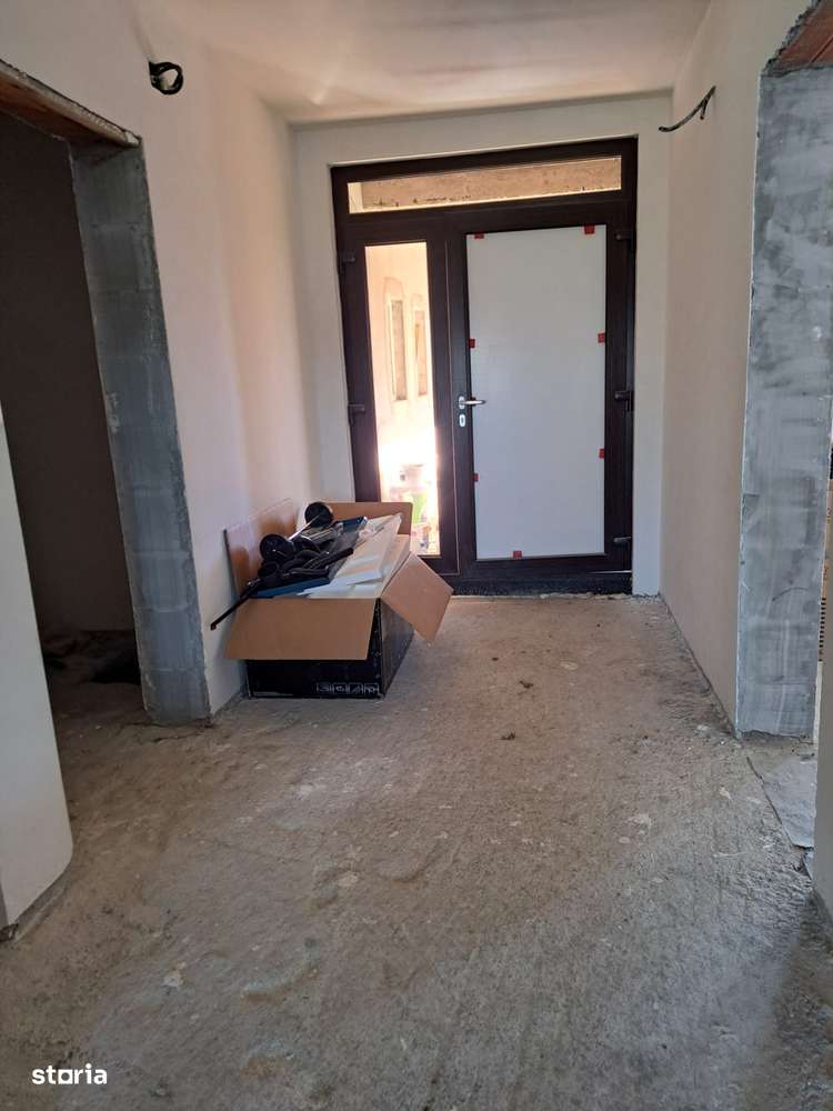 Casă semifinisată zona străzii Apateului cu S.C. 230mp și 667mp teren - Imagine principală: 4/20
