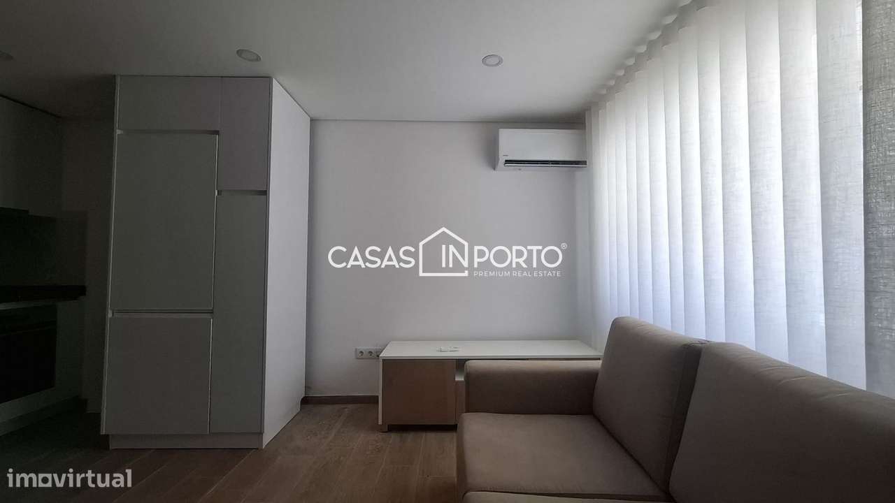 Moradia Triplex T2 com Terraço - Localização Premium junto à Lapa,-7