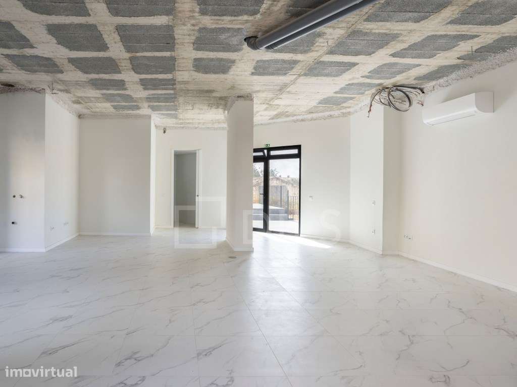 Loja situada no centro de Almancil, Loulé - Grande imagem: 4/10