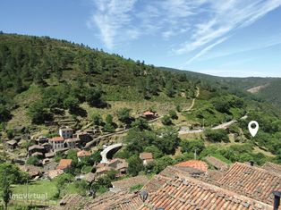Duas casas de pedra para restaurar em aldeia de xisto. Junto de café e - Grande imagem: 3/12