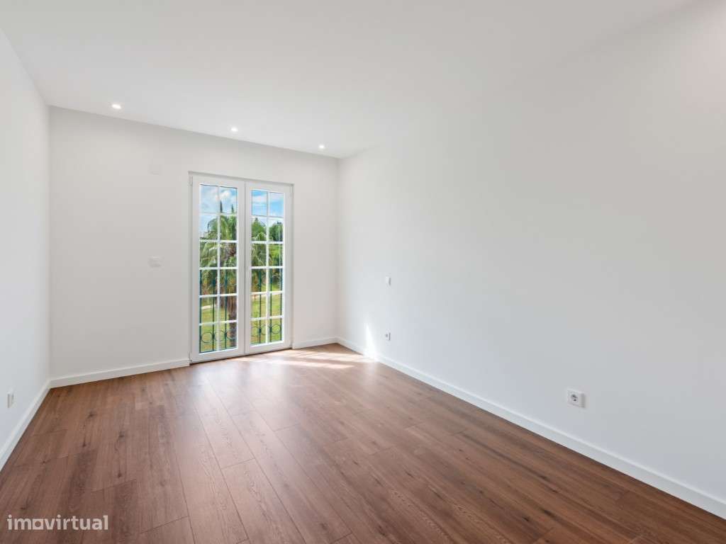 Apartamento T4 para venda no 'Neudel' - com terraço-11