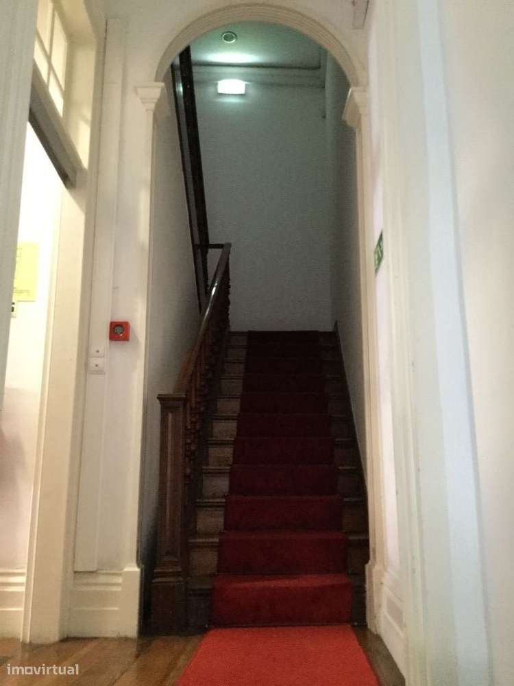 Edifício comercial em plena Rua Machado dos Santos nº 96 a 106 - Grande imagem: 4/6