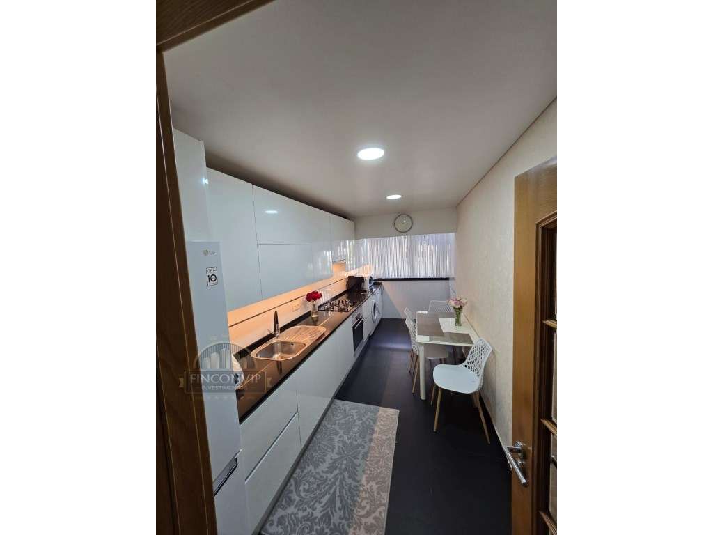 Apartamento T2 em Cascais
* Zona Fontainhas-23