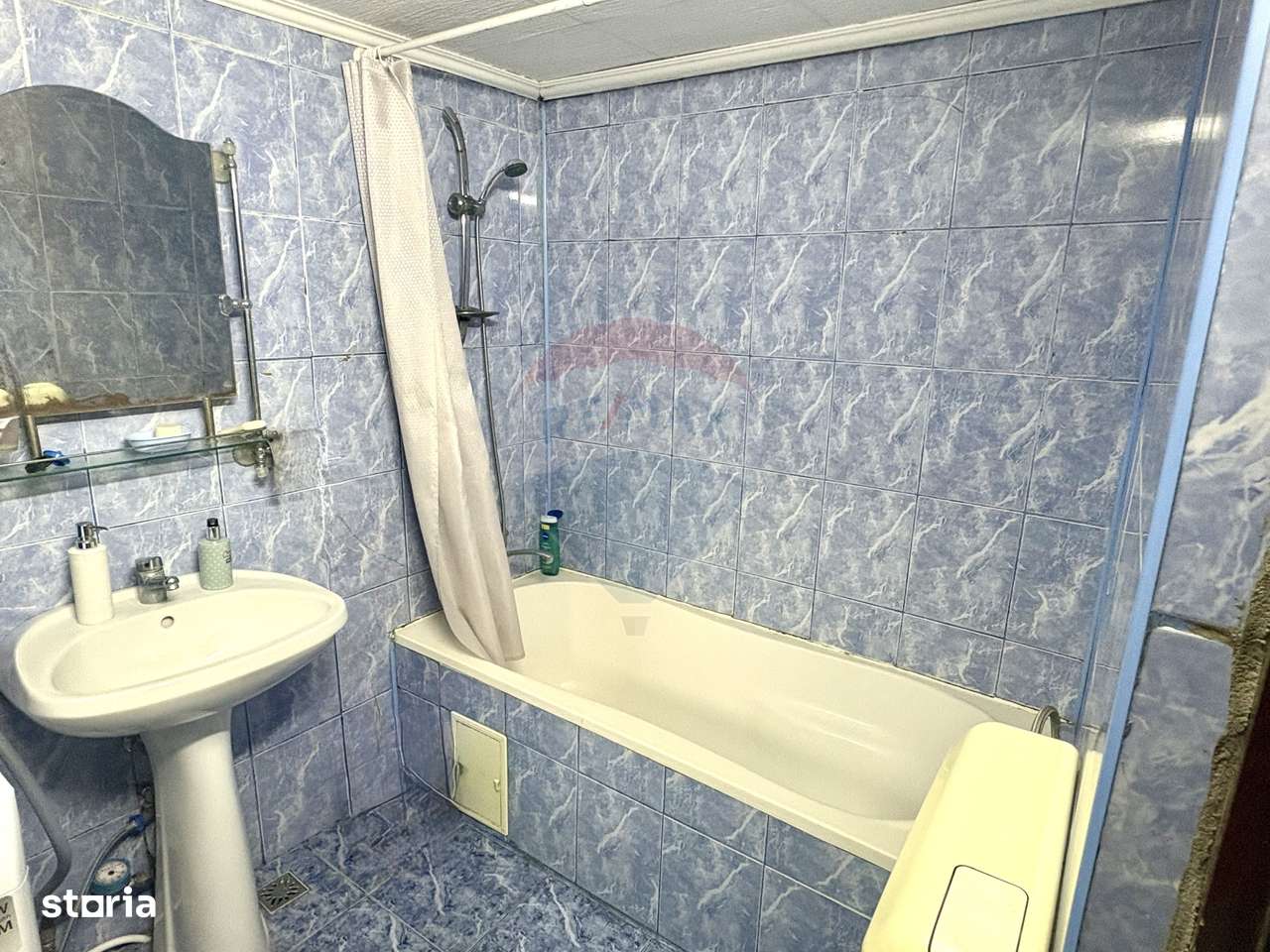 Oportunitate: Casa 3 camere si curte in zona centrala-7