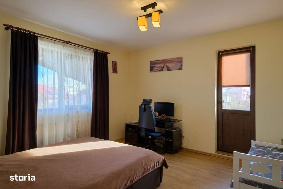 Vila spatioasa in Ciorogarla, teren 656 mp, mansarda 80 mp-9