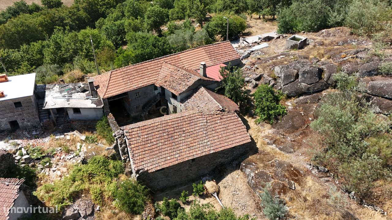 Quinta com Casa para Recuperação em Ferreira de Aves, Viseu - Grande imagem: 5/20
