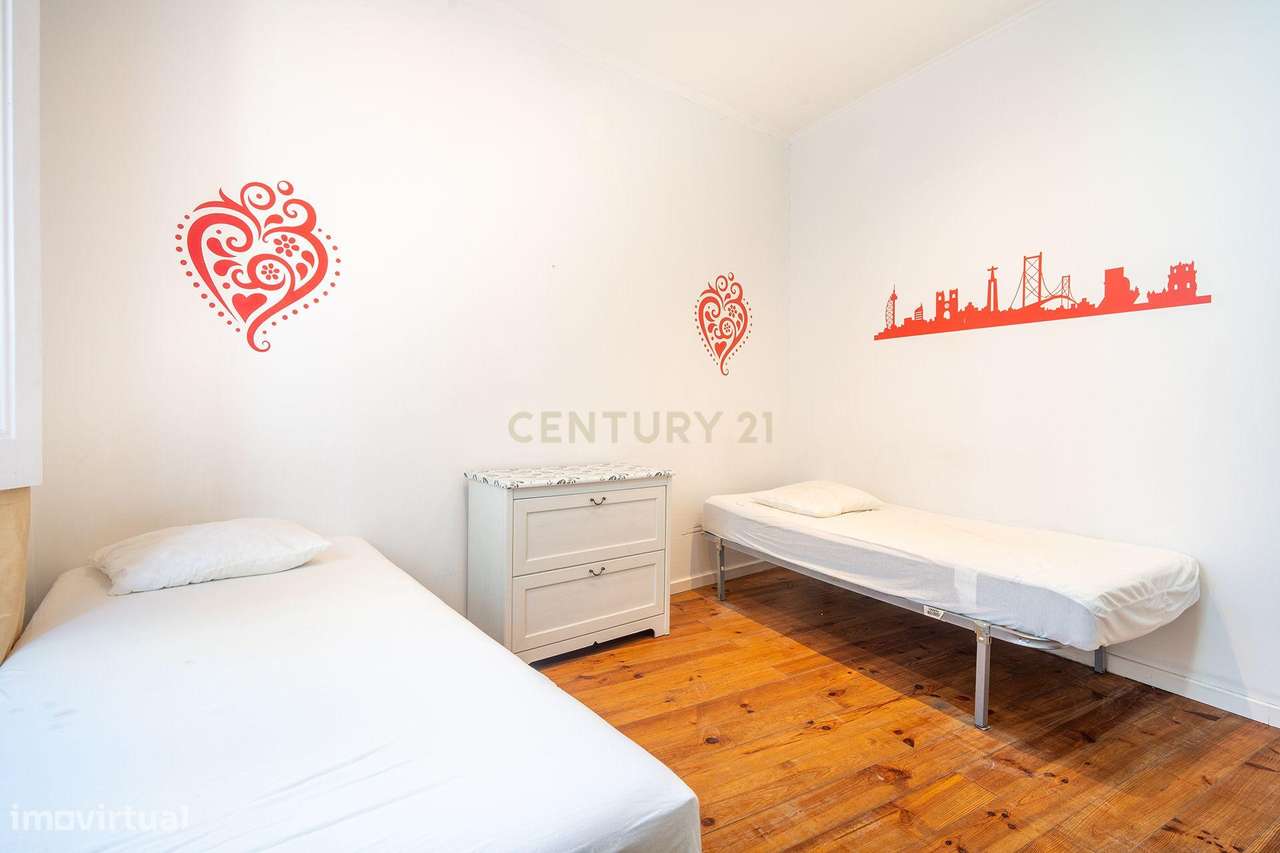 Oportunidade para adquirir prédio de 2 pisos (funcionou em regime AL) - Grande imagem: 5/33