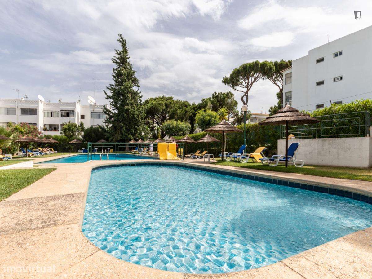 Apartamento com 1 quartos - localizado em Quarteira - Grande imagem: 5/9
