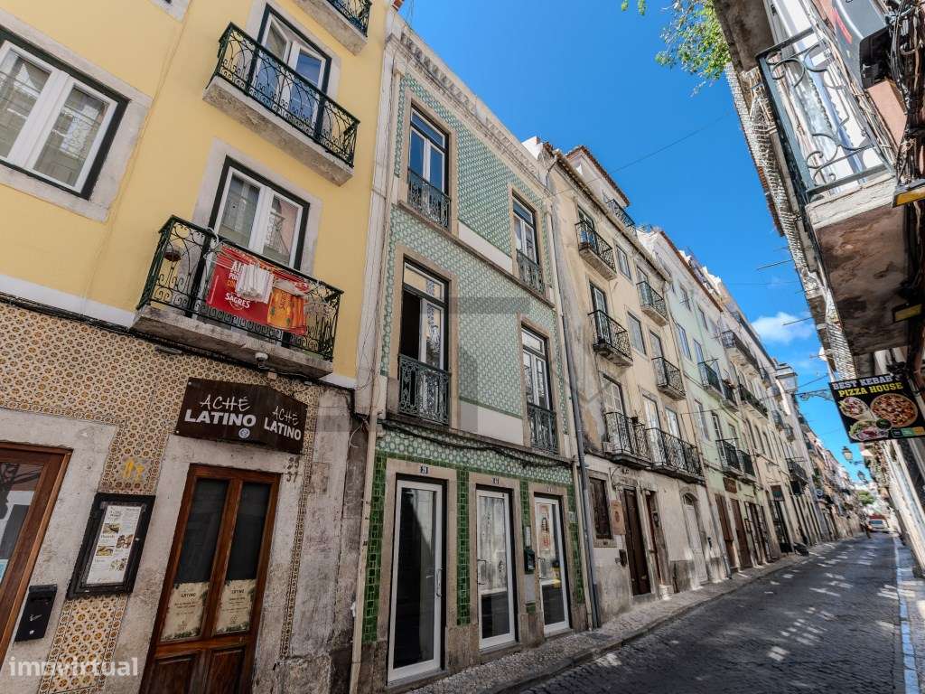 Prédio de Alojamento Local Reabilitado com 7 Unidades + Loja no Bai... - Grande imagem: 1/13