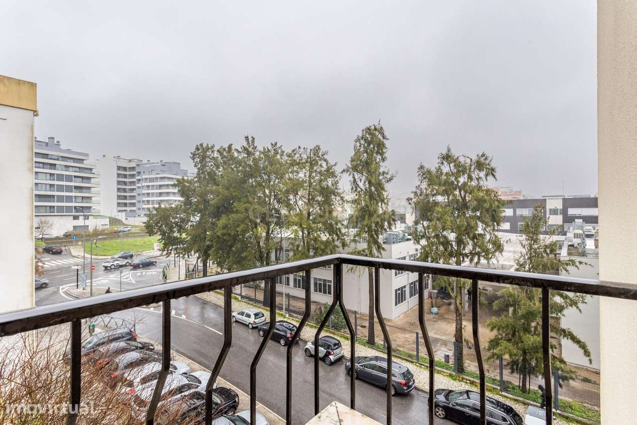 Apartamento T2 em Venteira, Amadora - Oportunidade Única!-10