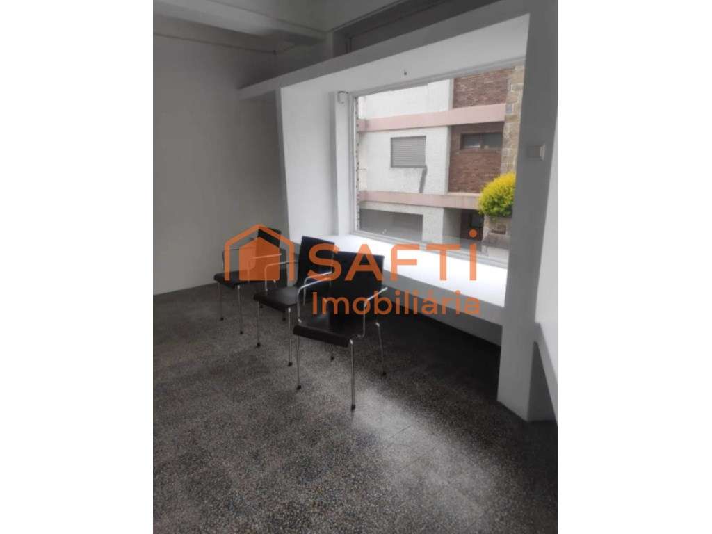 OPORTUNIDADE ÚNICA! Loja Excelente no Coração de S. João da Madeira! - Grande imagem: 4/9