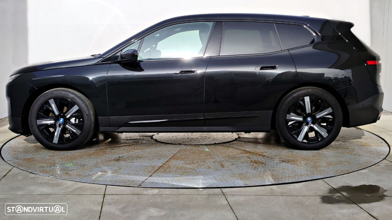 BMW iX xDrive 40 - 5