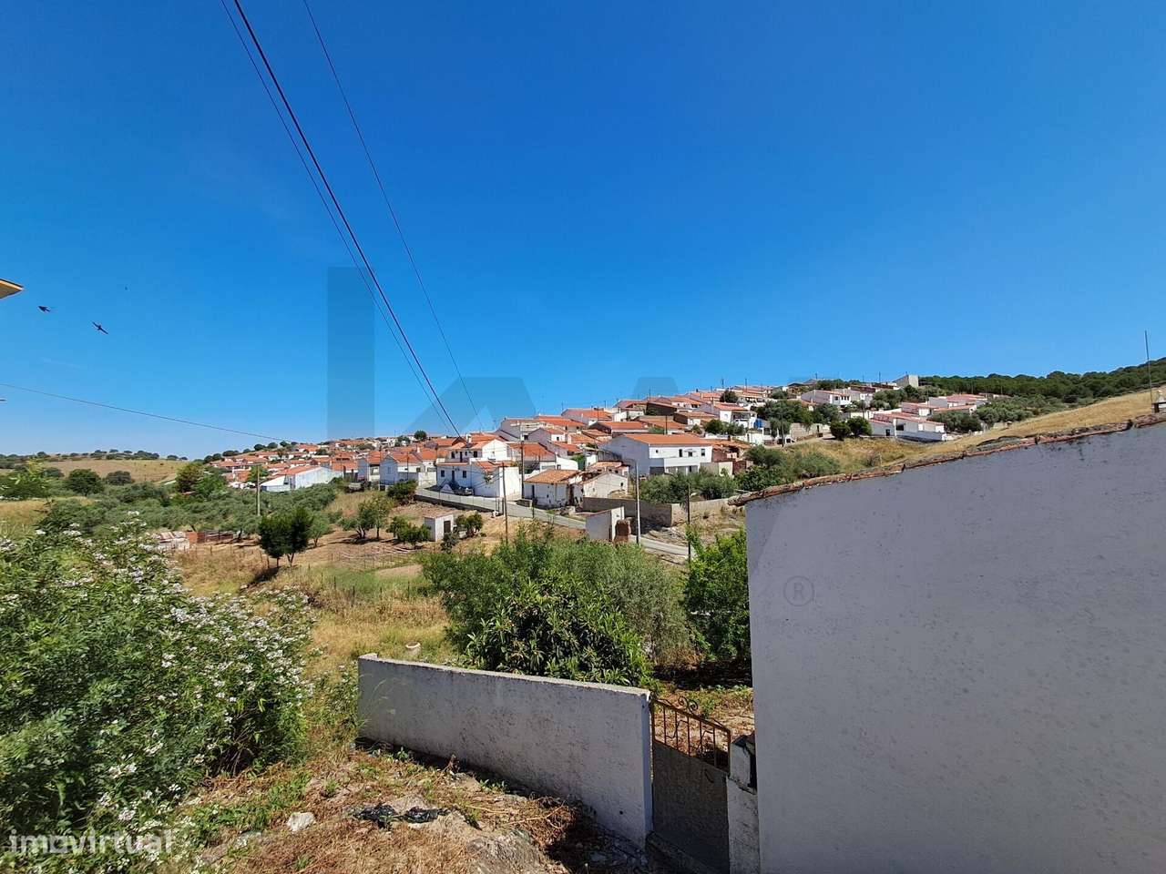 Oportunidade de Investimento | Moradia T2 para Reabilitação em Santo A-46