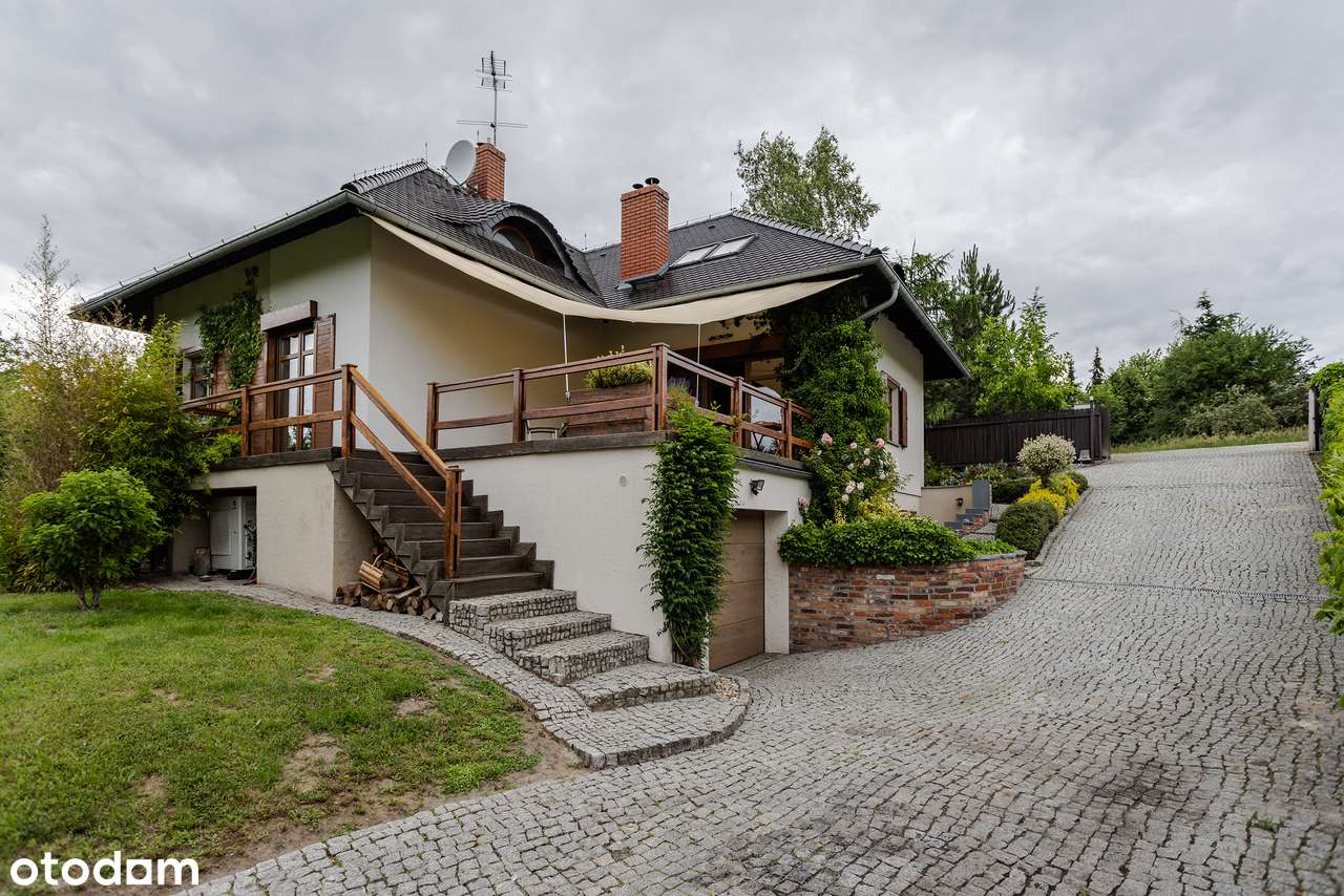 Wyjątkowy dom obok lasu i jezior! Wygodny dojazd do centrum miasta-0