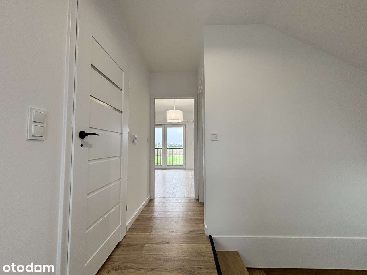 Apartament DWUPOZIOMOWY w szeregowcu z dużym TARASEM-9