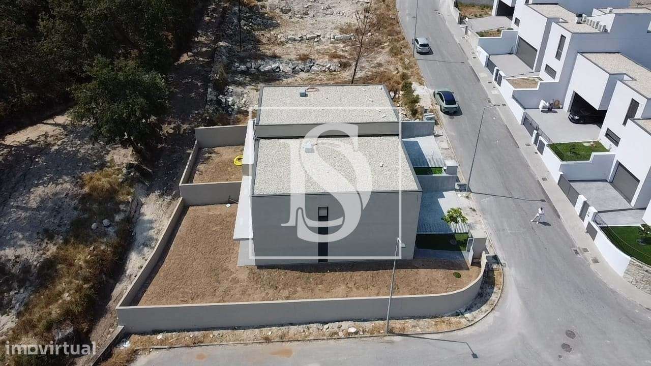 Vivendas T3 em banda situadas em Lanhoso- Póvoa de Lanhoso-24