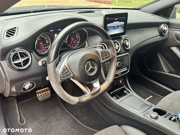 Mercedes-Benz CLA 220 4-Matic AMG Line - 9