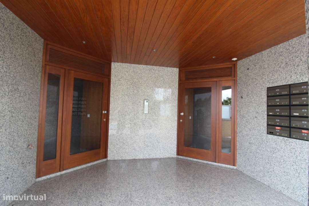 Apartamento T3 em São João de Ver com garagem fechada 3 viaturas-30
