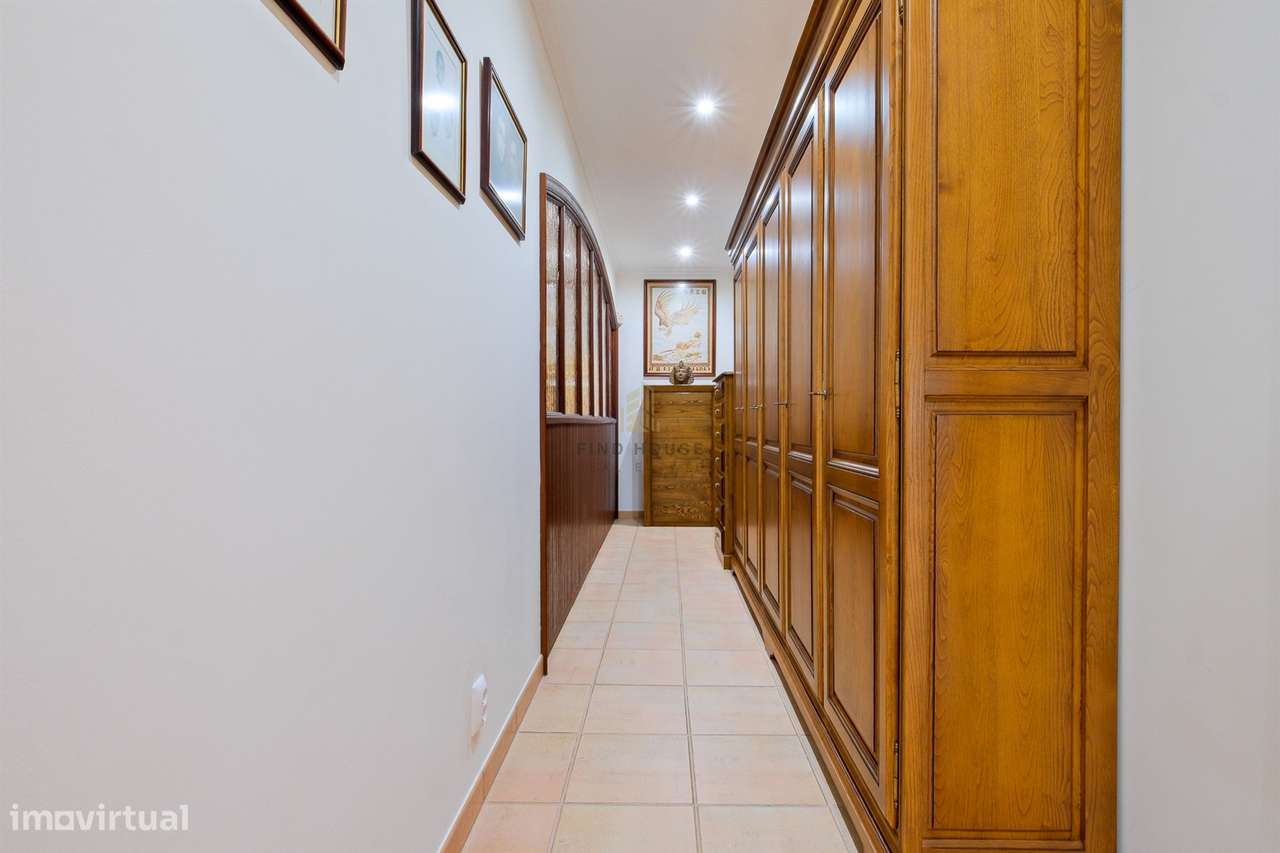 Moradia Isolada T4 com piscina, campo de ténis e logradouro em Cachoei-48