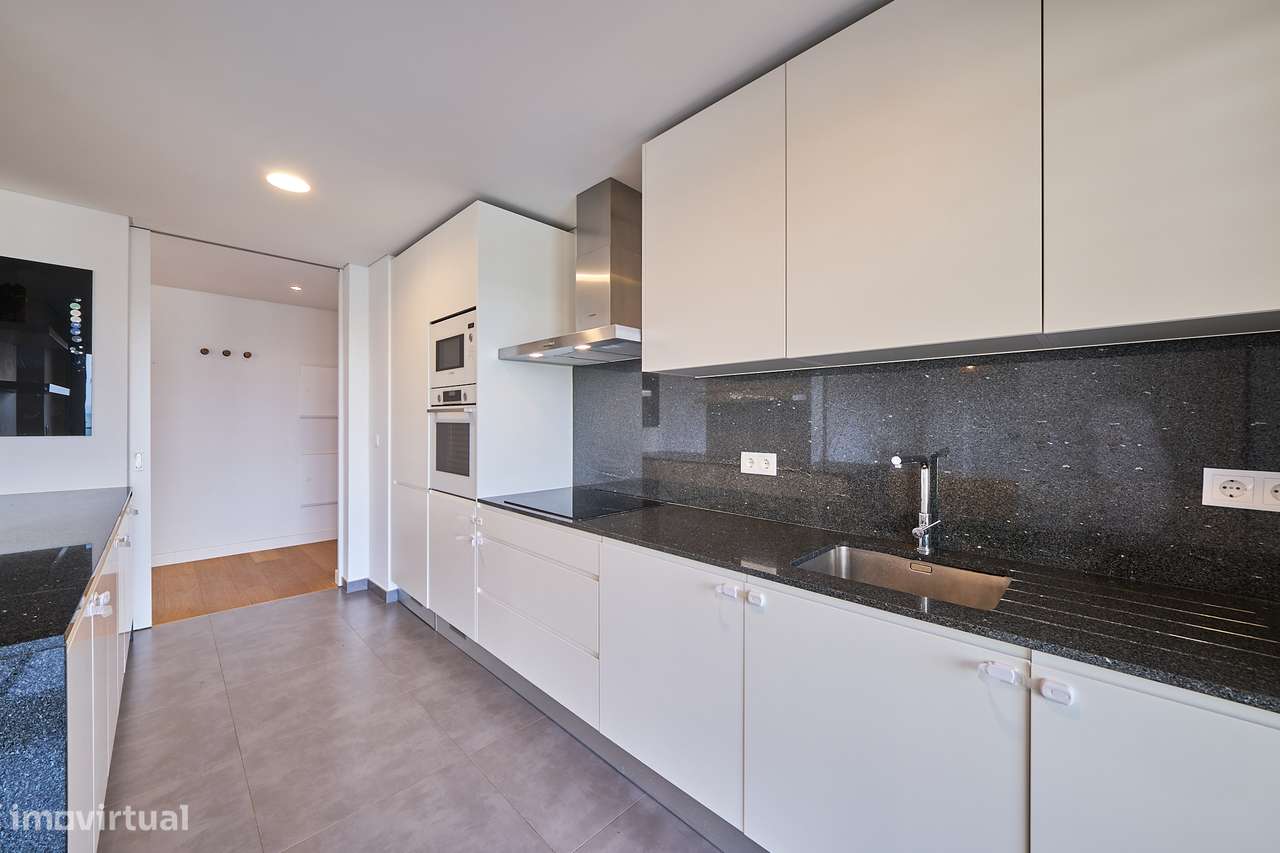 T4 Deslumbrante c/ Vista Tejo | One River Seixal-7