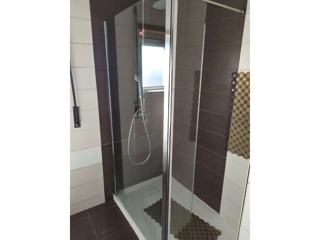 T2 remodelado e semiequipado em Queluz-16