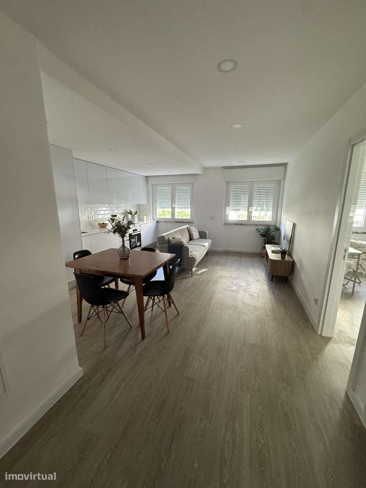 Apartamento T3 - Totalmente Remodelado Pronto a Habitar - Grande imagem: 3/12