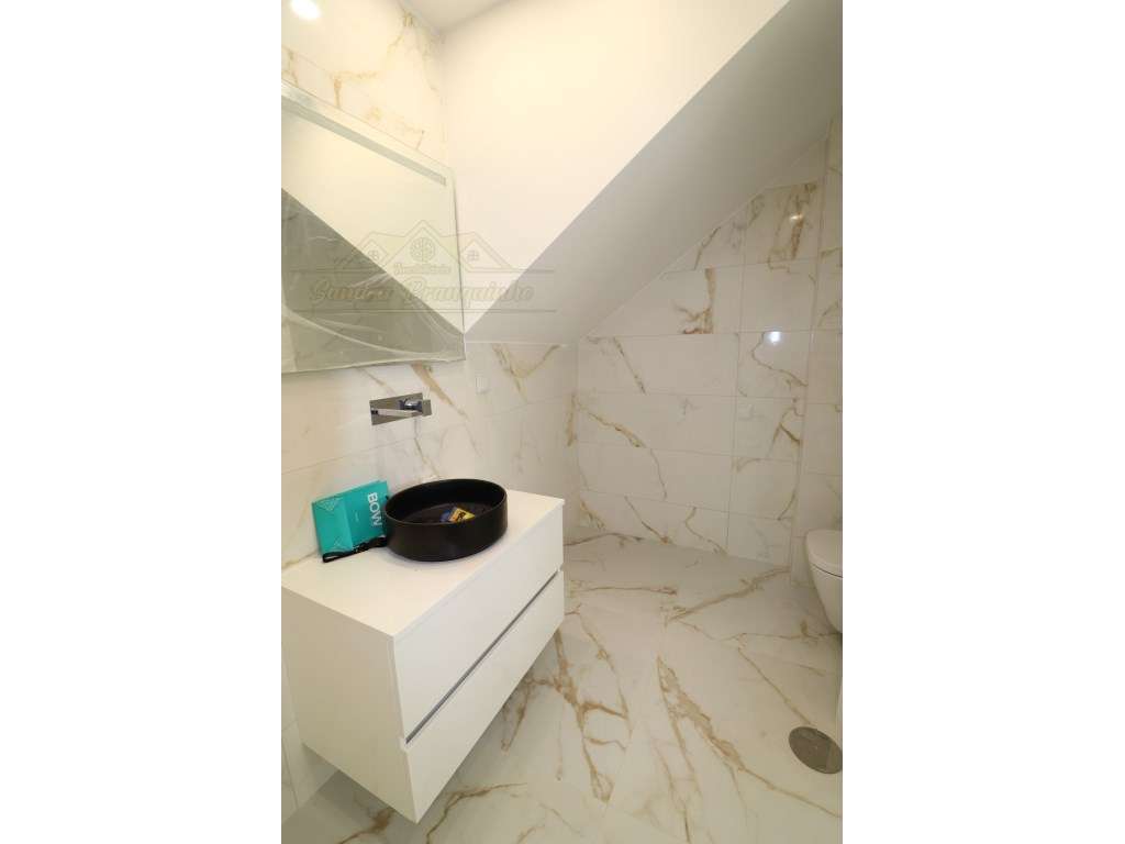 Moradia T5 (NOVA) com Piscina-22