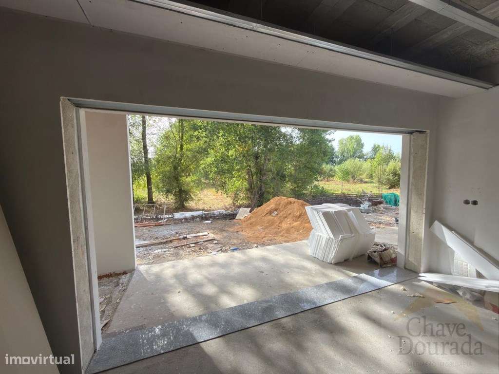 Apartamento T3 com logradouro e garagem - Mealhada-3