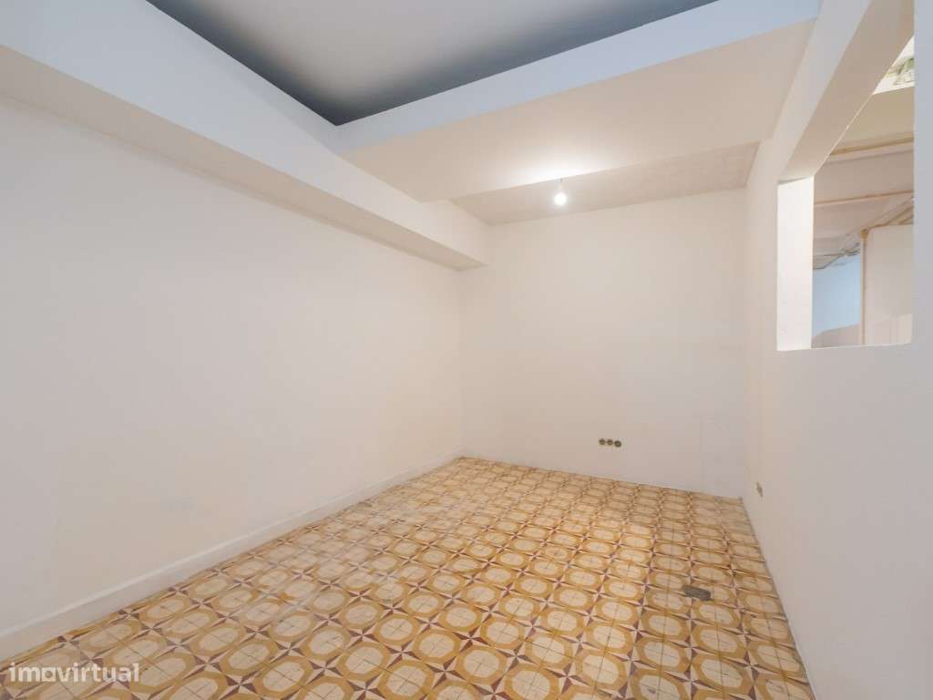 Loja para Investimento ou Comércio - Falagueira, Amadora-6