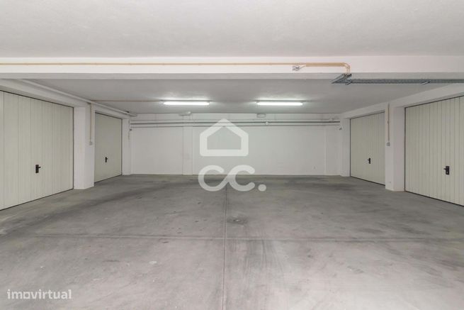 T3 (2+1) com aproveitamento de sótão e garagem, Foros de Amora.-36