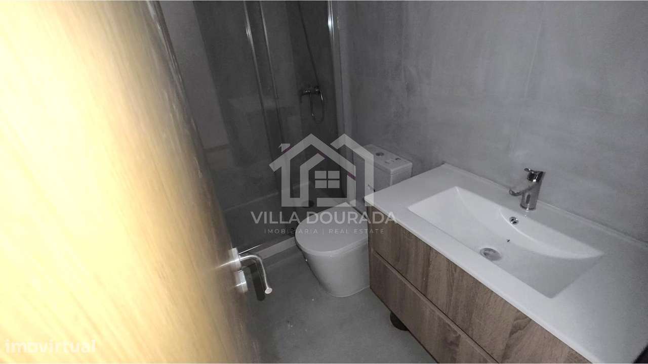 T0+1 Novo com lg Garagem em O. do Douro-17