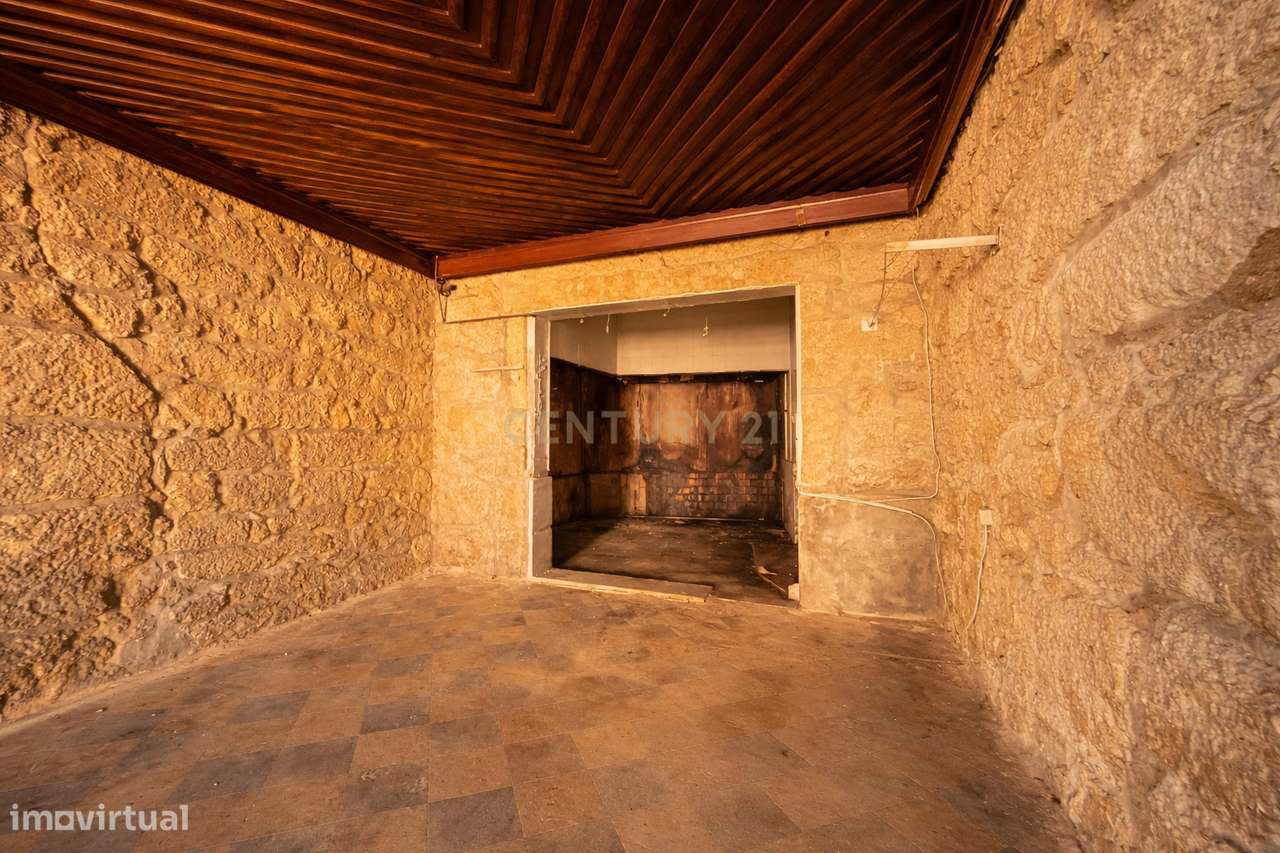 Prédio com afetação comercial no coração de Campanhã - 340m² (antiga C - Grande imagem: 4/24